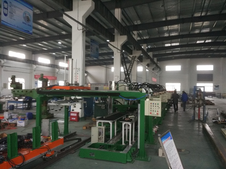 Full servo clamp sheet metal line